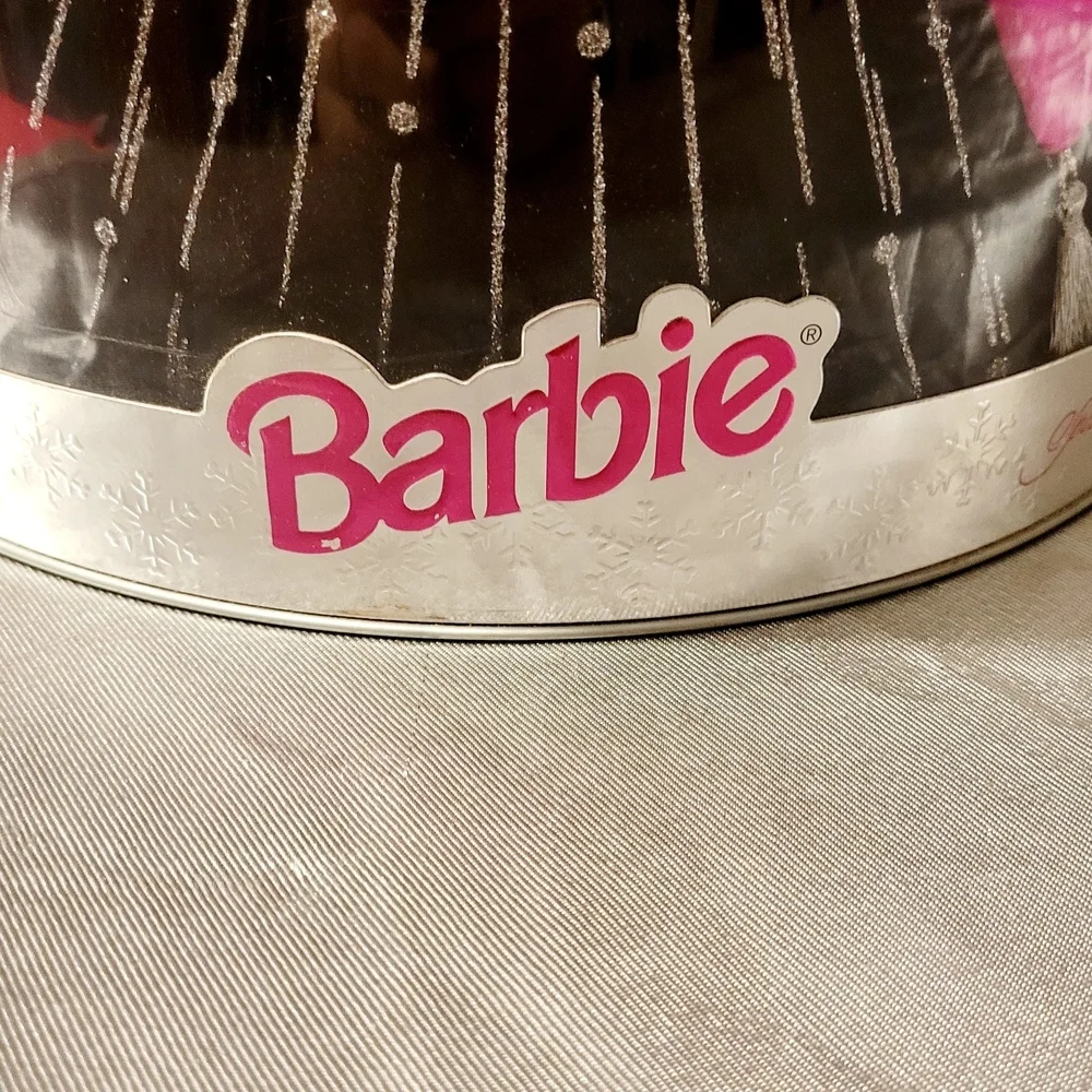 1998 Happy Holidays Special Edition Barbie Doll from Mattel. Rare Misprint